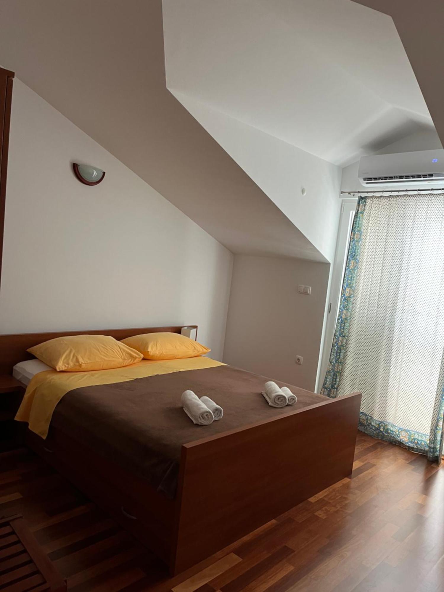 Apartments Bernarda Sumpetar Exterior foto